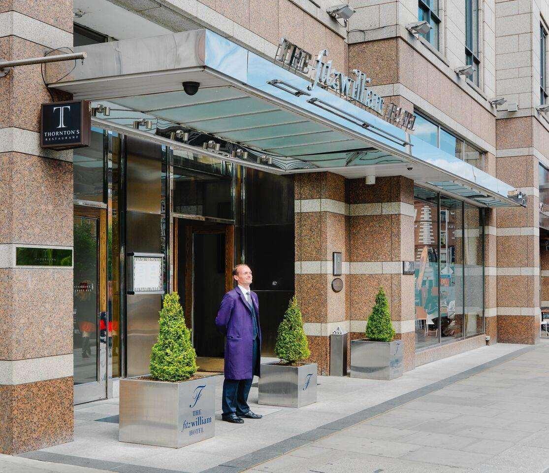 فندق ذه فيتسويليام دبلن المظهر الخارجي الصورة Entrance to the hotel